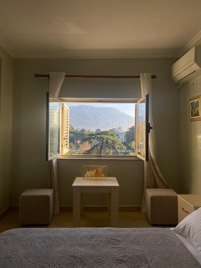 Central Park Rooms Tirana Esterno foto